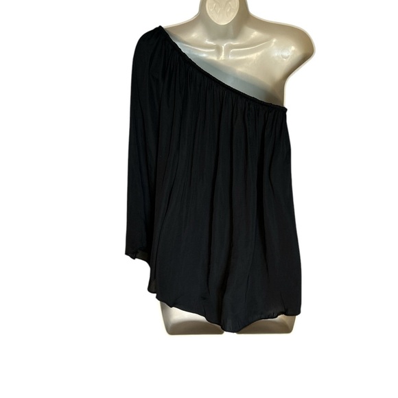 Black Blouse with one sleeve - Picture 3 of 6